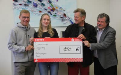 Abiturienten spenden für den Förderverein der Schule